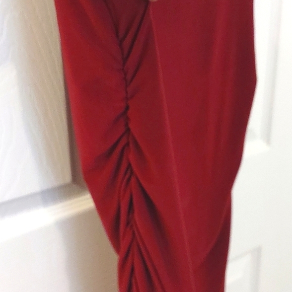 Express Mock Neck Sleeveless Ruched Mini Dress in Ruby Red Berry Bon Bon Size M - Picture 4 of 14